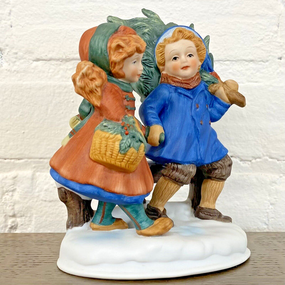 AVON Figurine Sharing The Christmas Spirit (1981) Christmas Memories 1st Edition - Picture 5 of 16